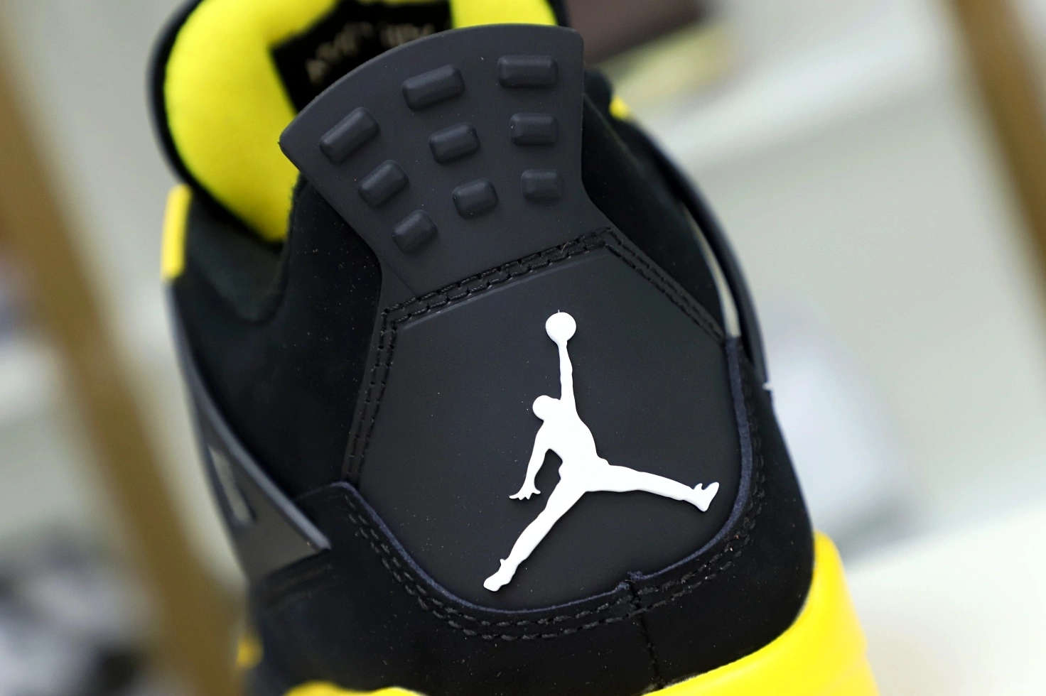 Air Jordan Jordan4  2023 thunder 0726